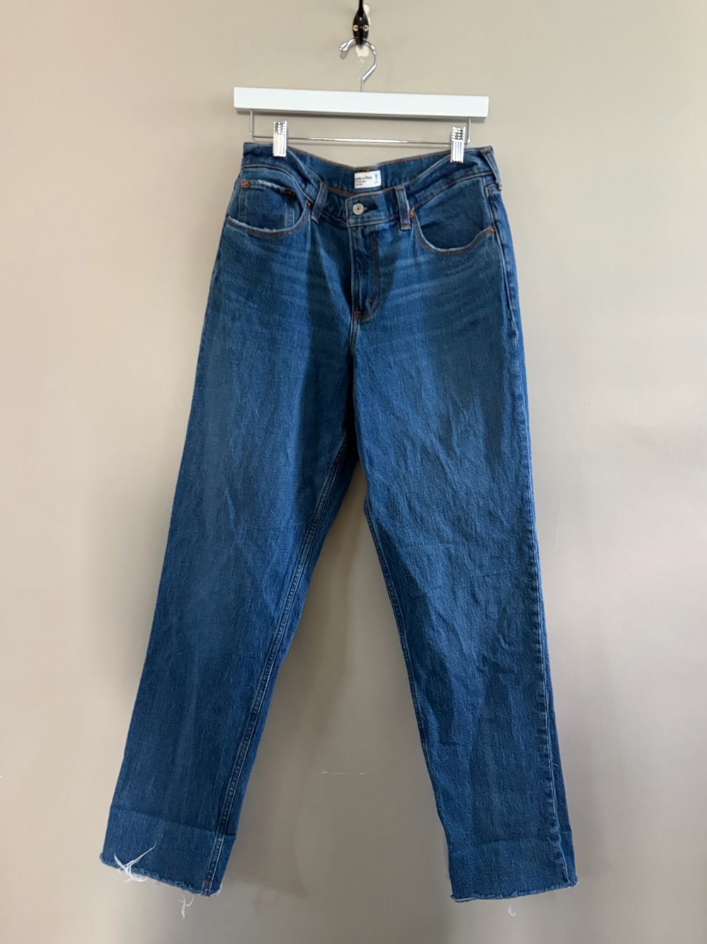 Abercrombie & Fitch Curve Love The 90’s Straight Mid Rise Dark Wash 10 Long